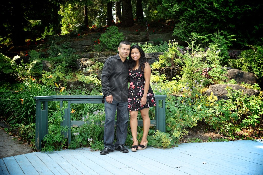 Couple au Jardin du Centre de la nature de Laval
