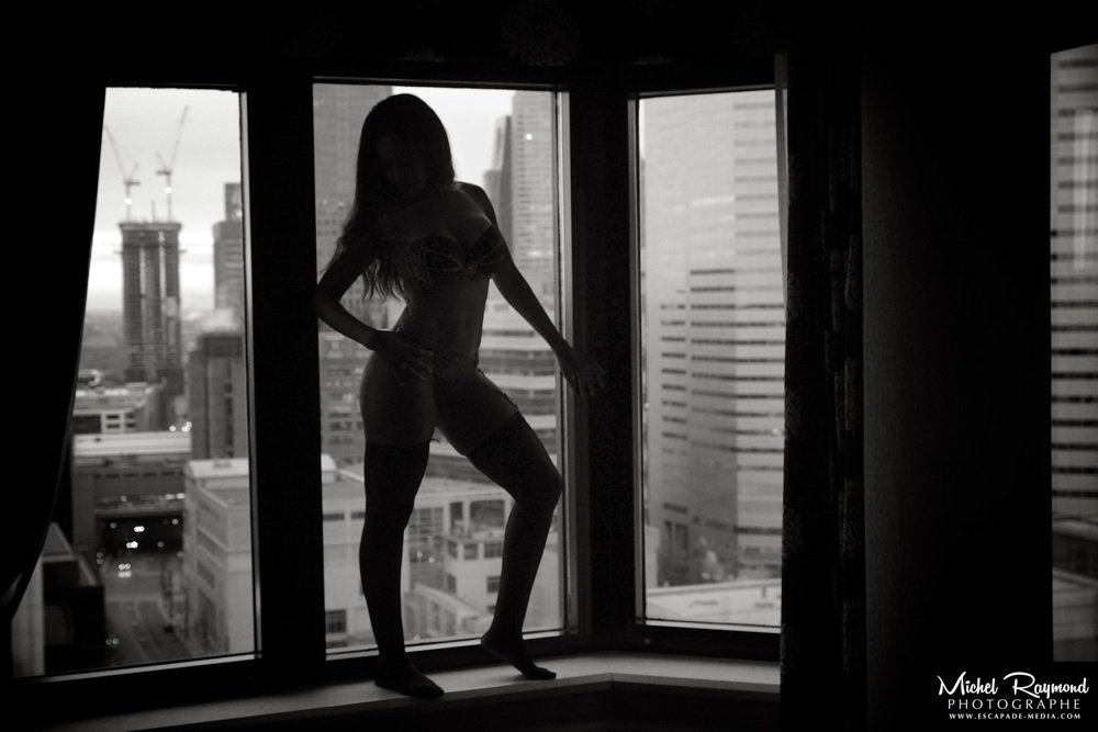 photo-boudoir-sexy-femme-noir-hotel-intercontinental