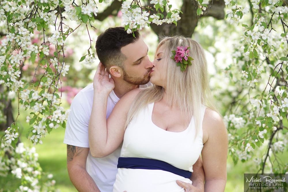 photo-maternité-romantique-jardin-botanique