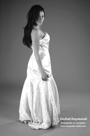shooting romantique femme  robe blanche