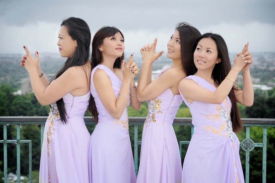 femmes-vietnamienne-ao-dai-mauve-de-mariage
