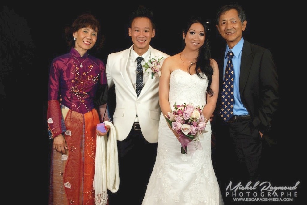 les mariés avec invité vietnamien