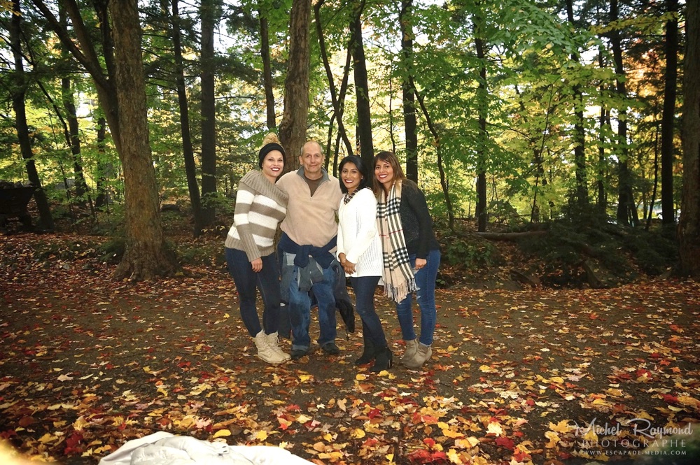 photographe-michel-raymond-avec-3-femmes-latines