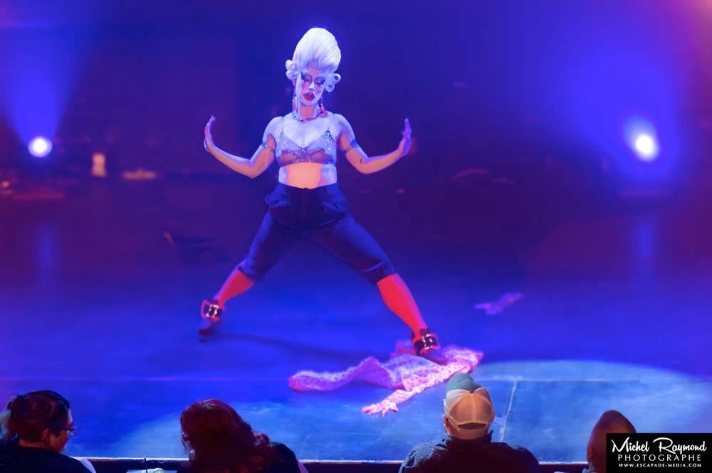 Burlesques-Yikes-Macaroni-8