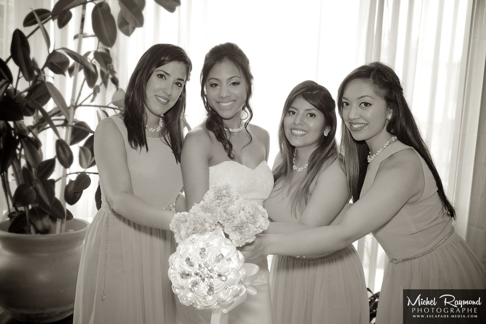 demoiselles-honneur-avec-bouquets