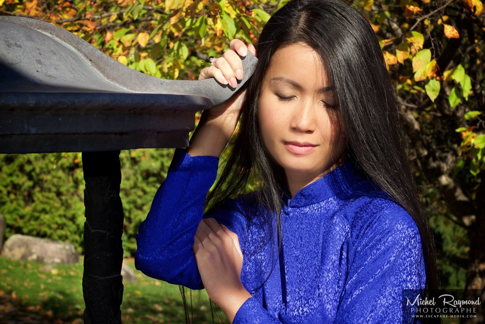 belle-femme-vietnamienne-ao-dai-bleu