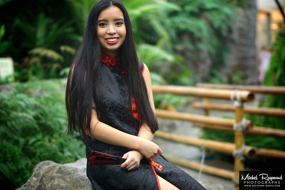 Chinoise-avec-robe-asiatique