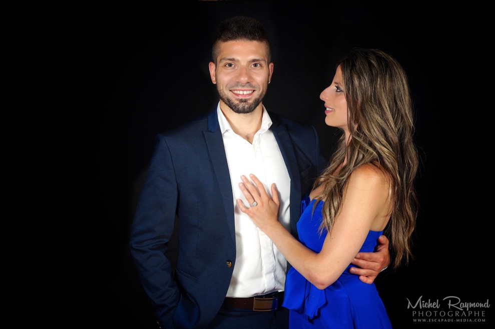 couple-studio-fond-noir