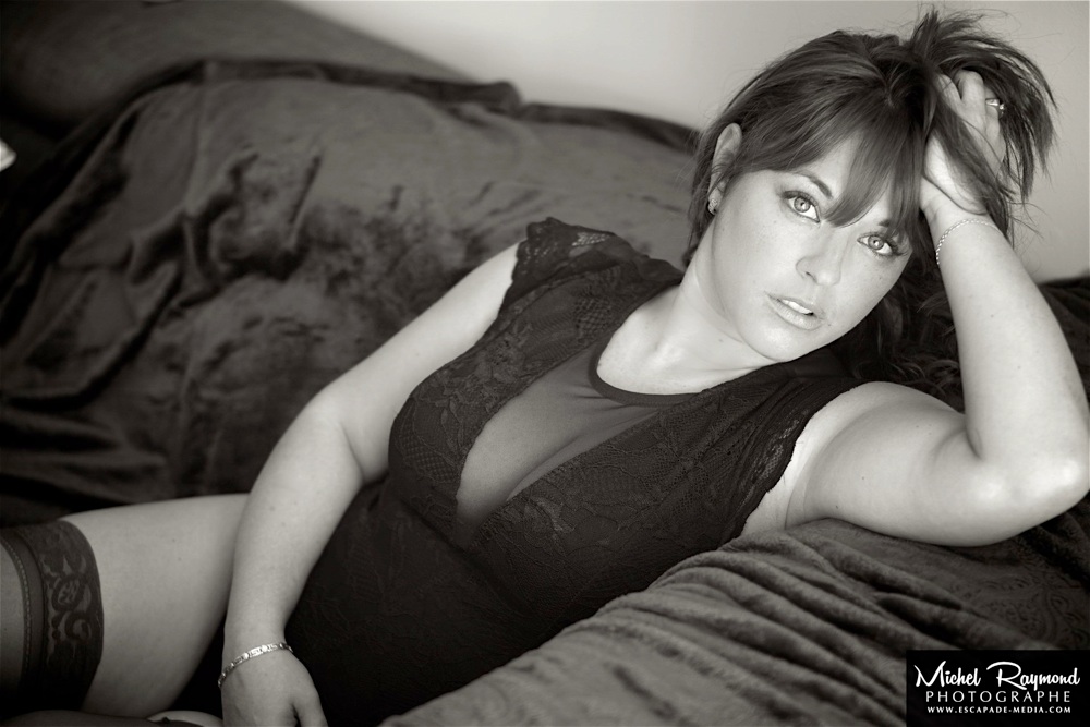 photo-boudoir-sexy-sur-sofa