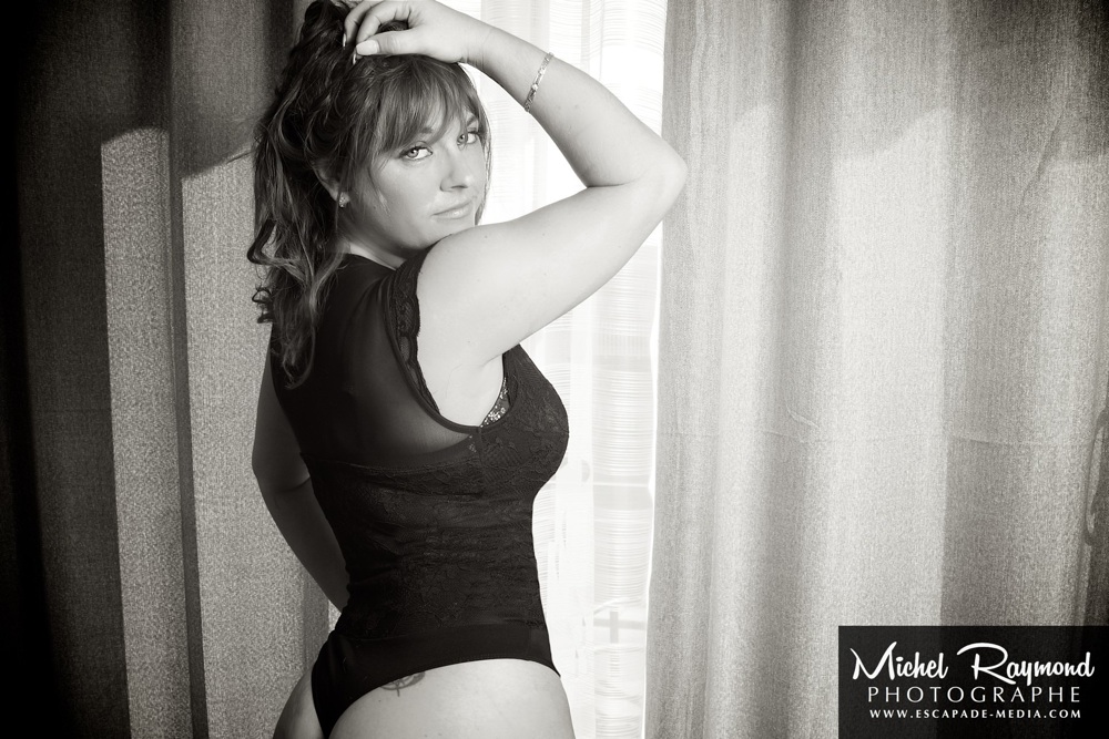 photo-boudoir-sexy-devant-rideau
