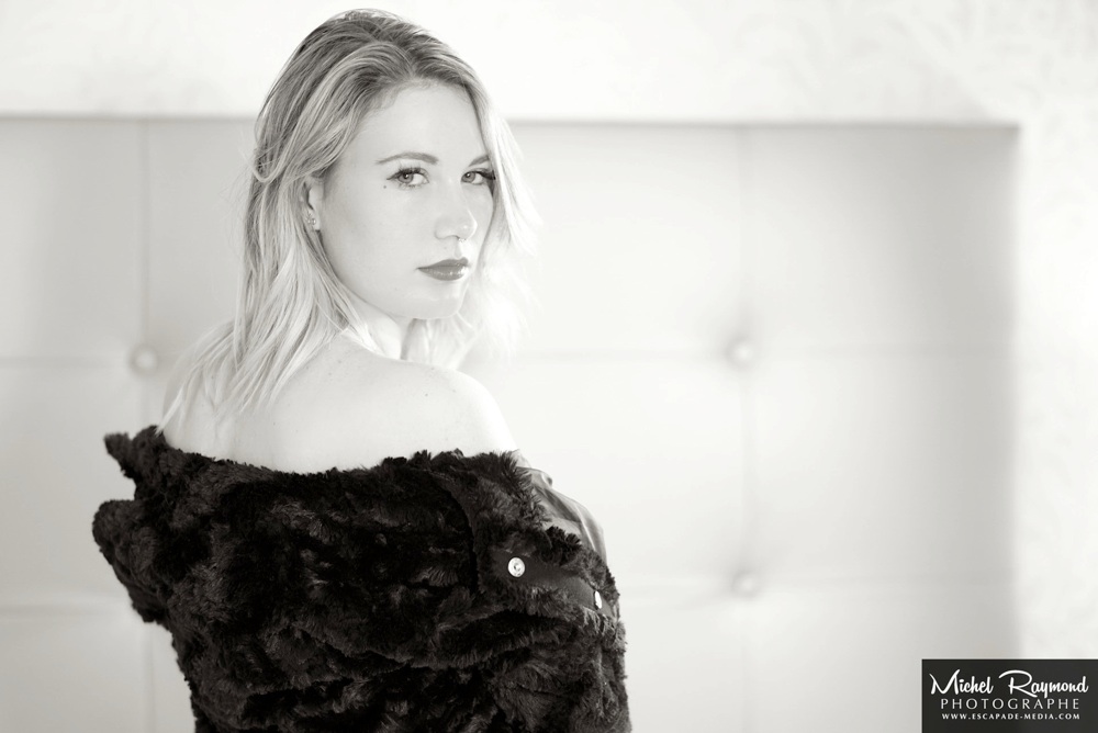 photo-boudoir-et-glamour-femme-blonde