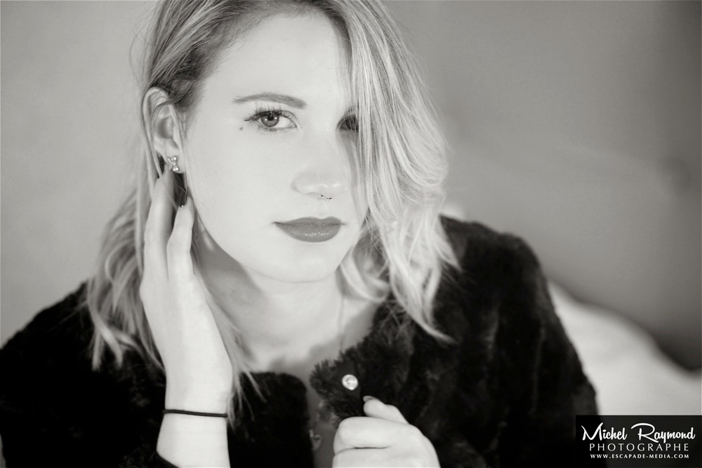 jolie-regard-femme-blonde