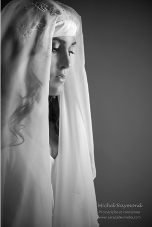 photo portrait femme avec voile blanc