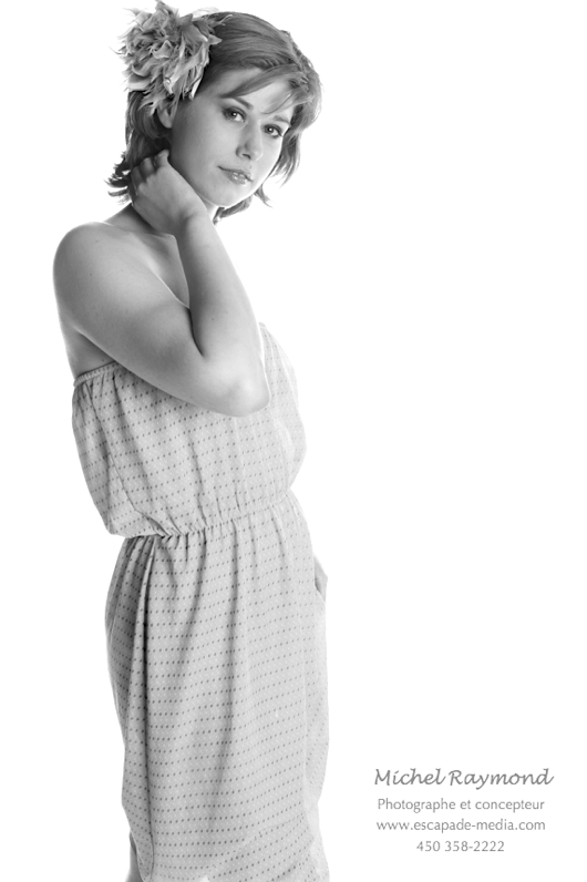 shooting femme fleurs dans les cheveux