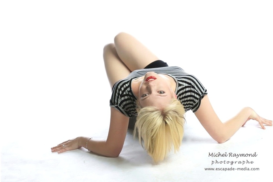 séance photo studio avec femme blonde saint-jean-sur-richelieu