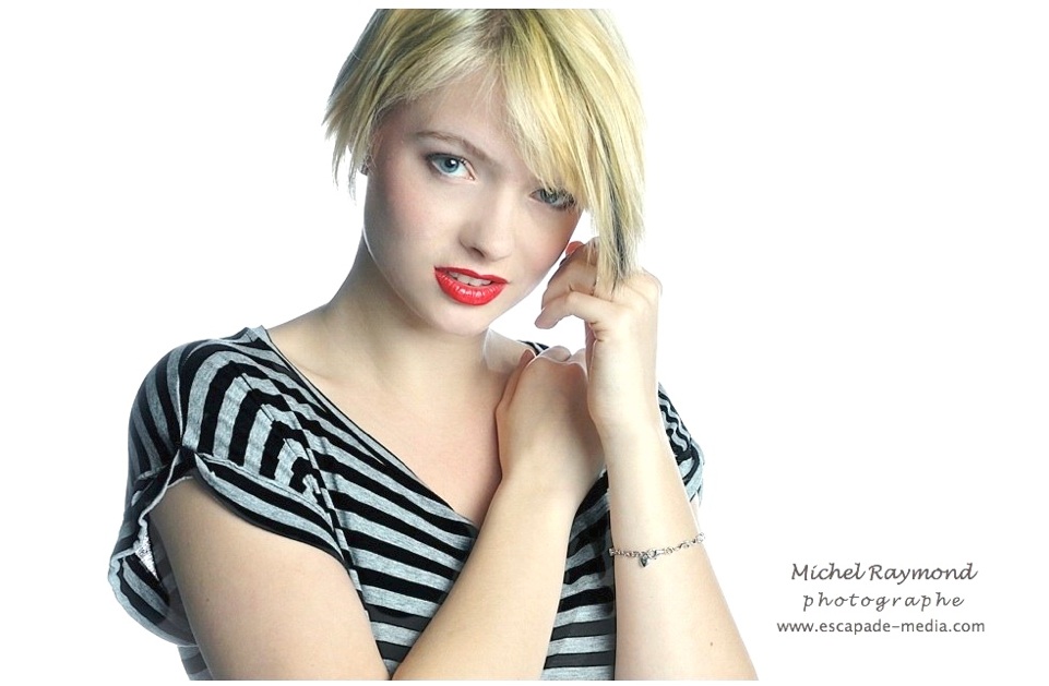shooting femme blonde yeux bleu à saint-jean-sur-richelieu