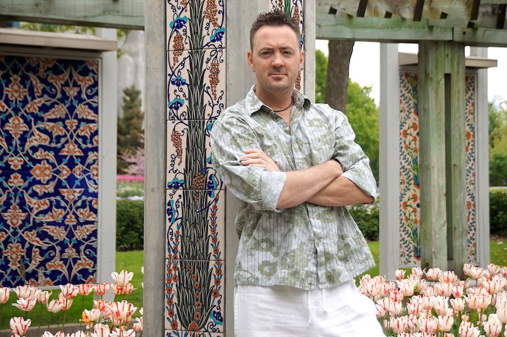 shooting homme au mosaïque du jardin botanique