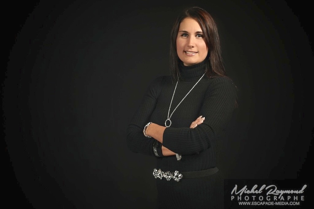 femme brune en shooting
