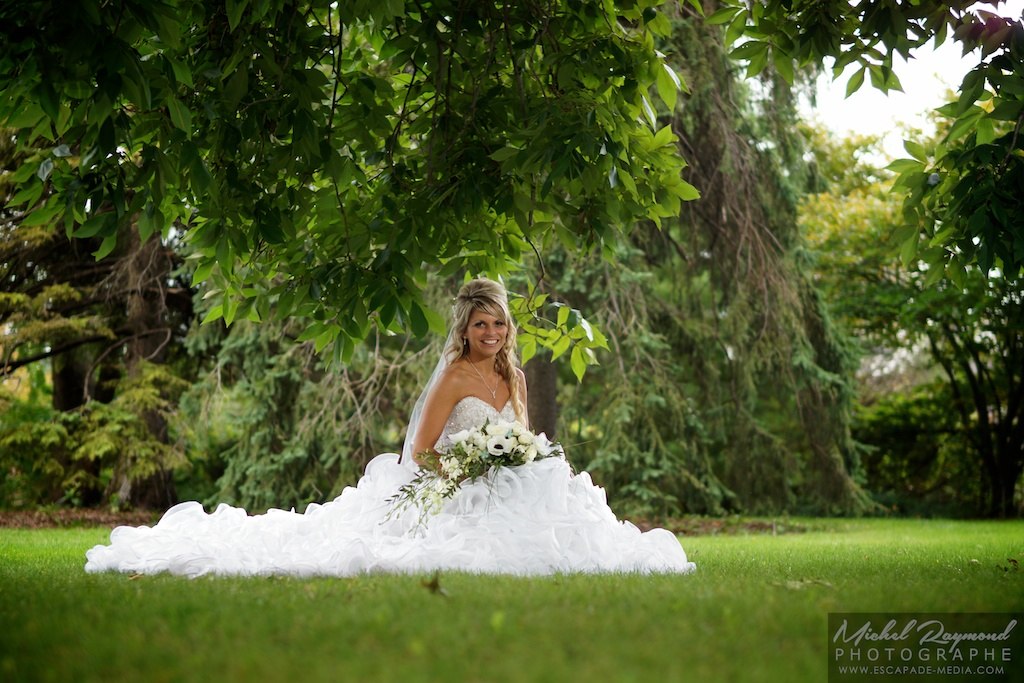 la-mariee-avec-sa-robe-de-mariage