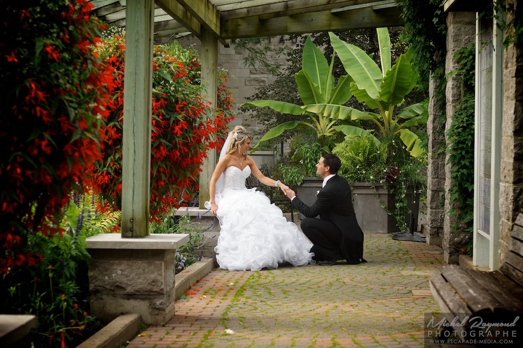 photo-mariage-jardin-avec-bananiers