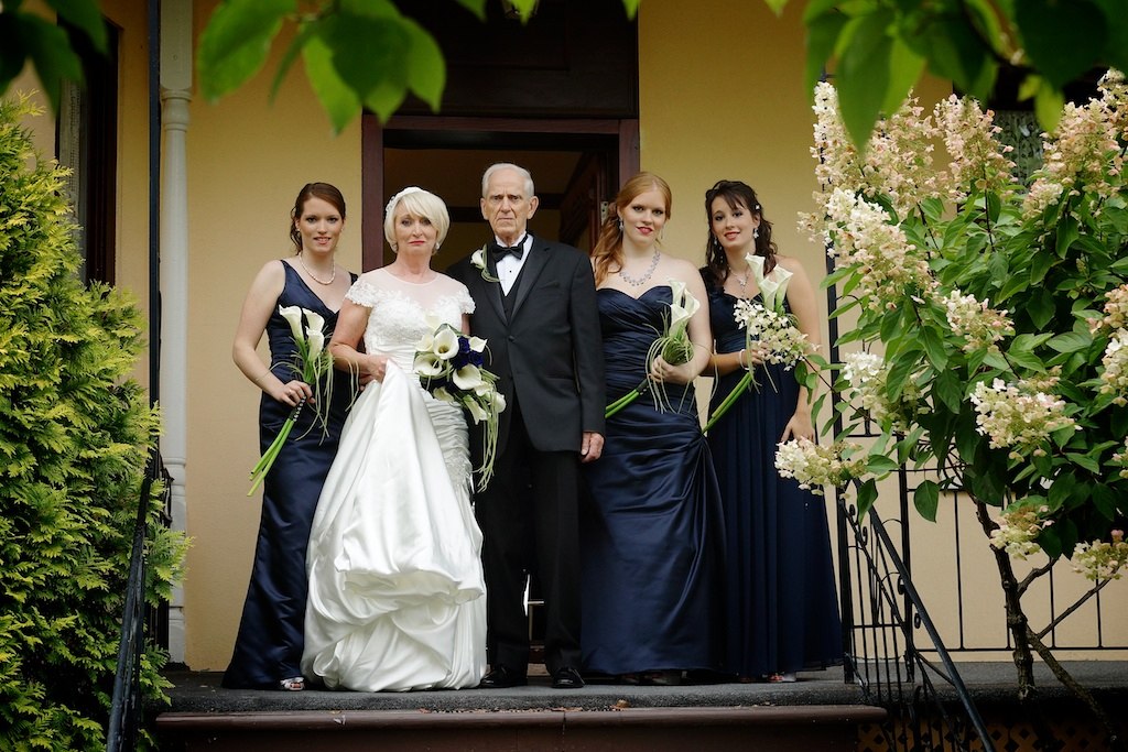 La mariée Diane, père du marié et les demoiselles d'honneur