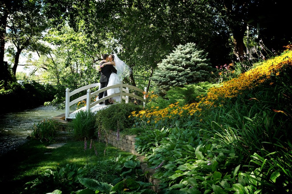 photo romantique des mariés à saint-jean-sur-Richelieu