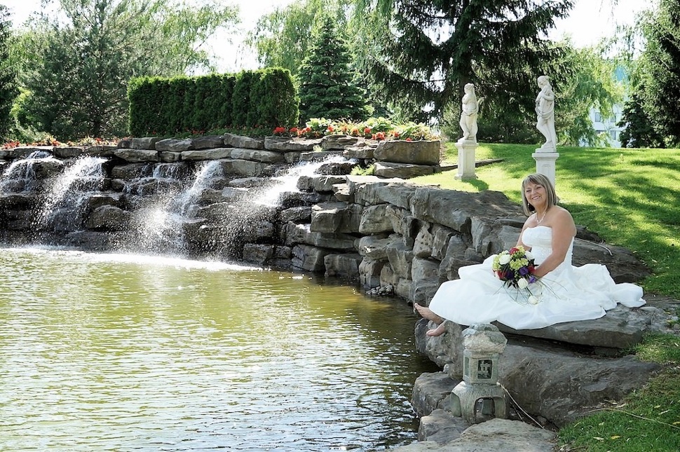 La mariés près de la cascade du château Vaudreuil