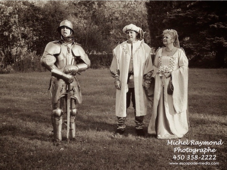 Photo-de-mariage-médiéval-avec-la-compagnie-oyé-oyé