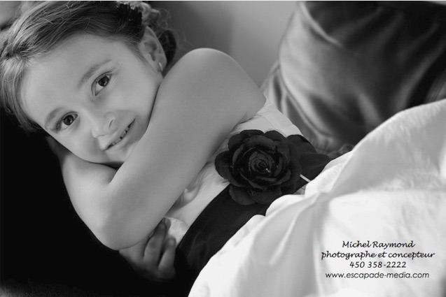 jeune bouquetière sur le sofa