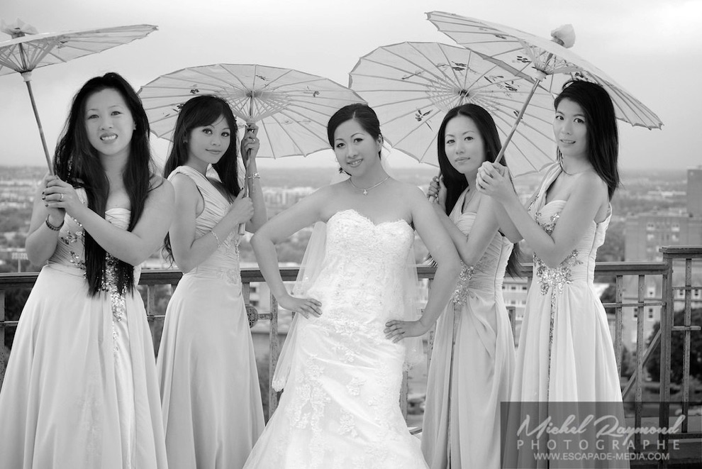 demoiselles d'honneur avec parapluie vietnamienne