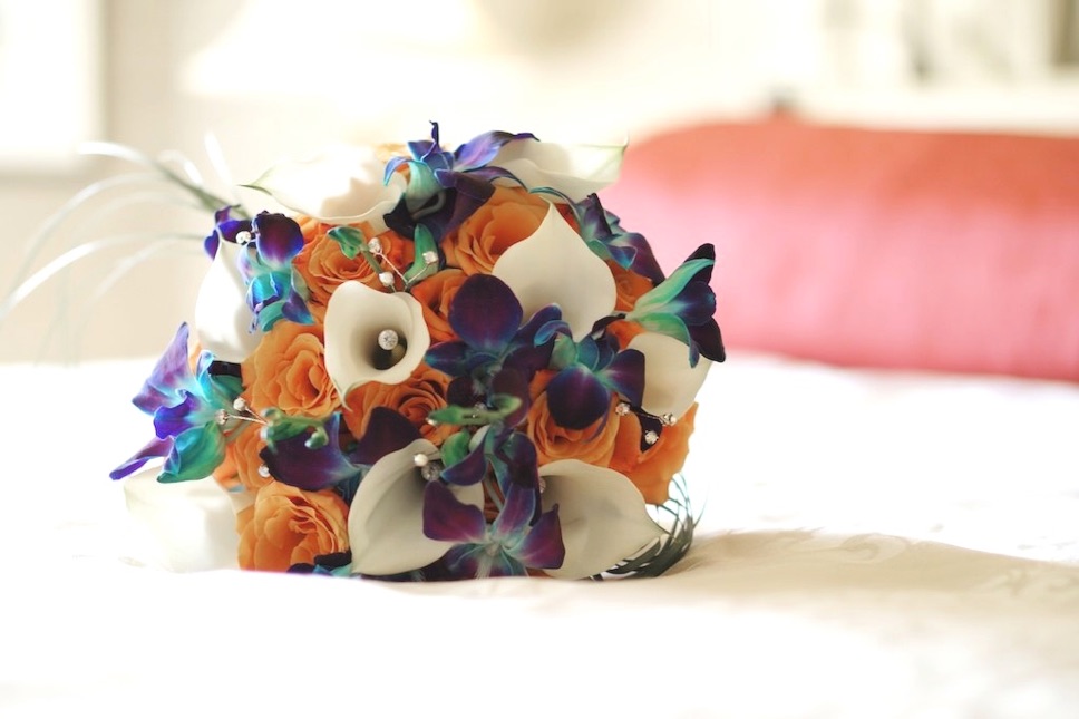 la mariée Sophie avec le bouquet au Château Vaudreuil