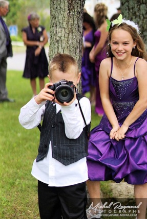 le porteurjeune  d'alliance devient photographe