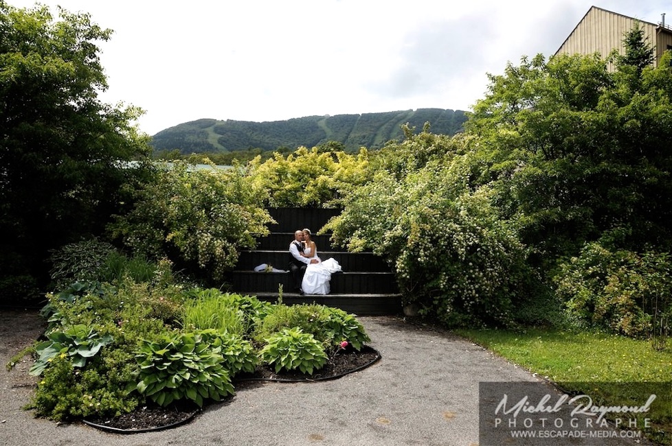 photo de mariage avec vue de la montagne