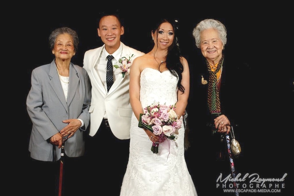 photo des mariés avec les grand-maman