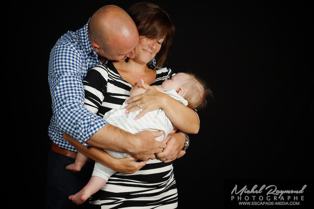 photo parent avec bébé en studio