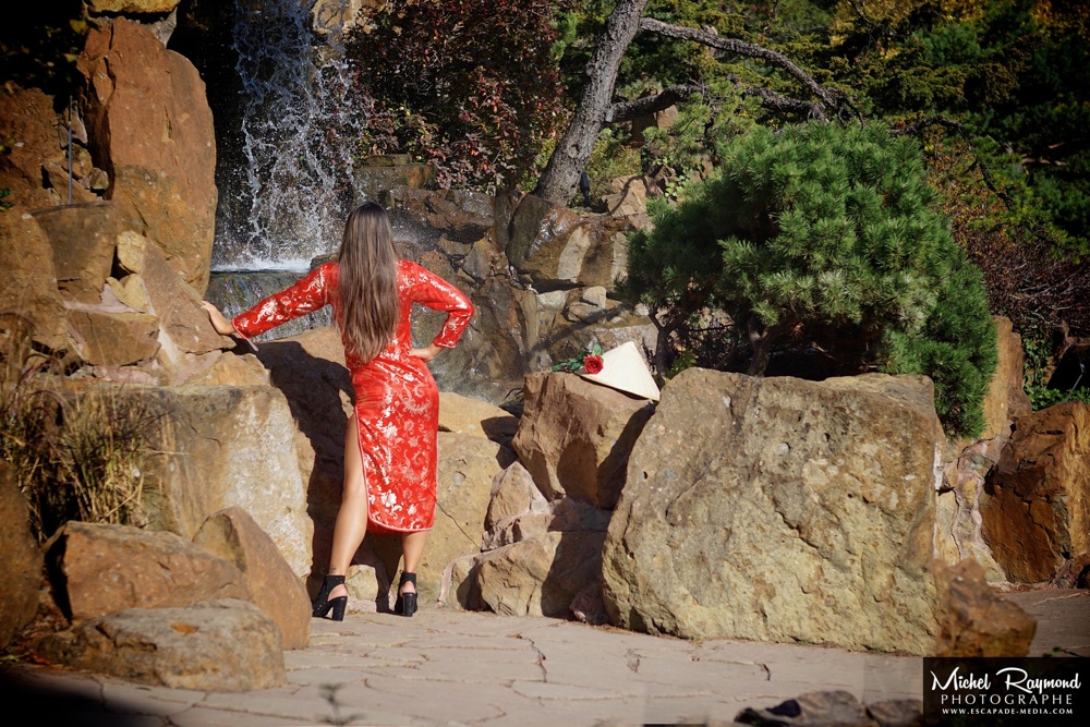 chinoise-de-dos-avec-robe-chinoise