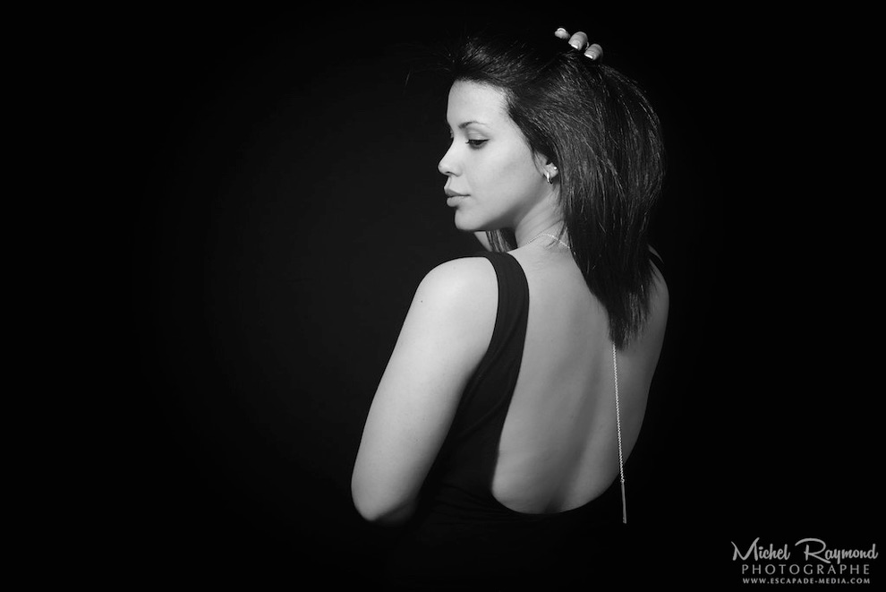 photo sensuelle avec elaine santos en studio