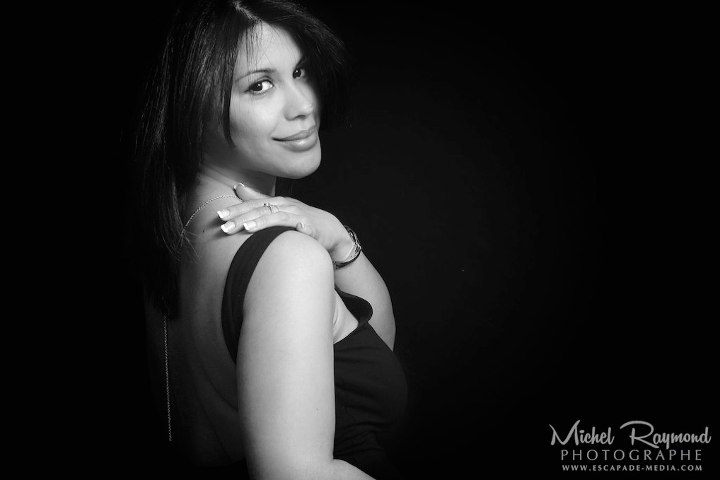elaine santo sourire magnifique