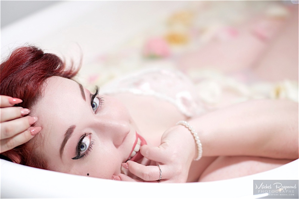 The-Crimson-Duchess-studio-antique
